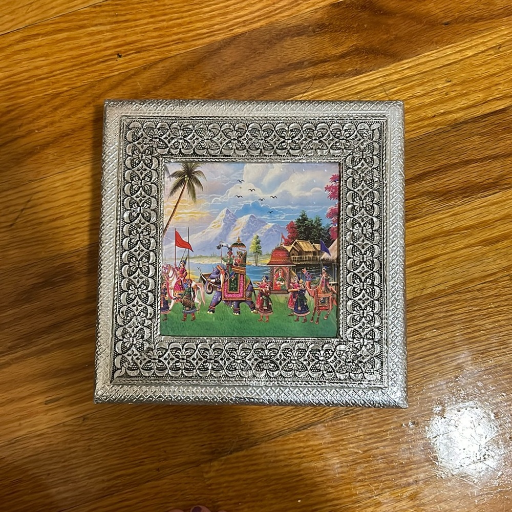 Jewelry box